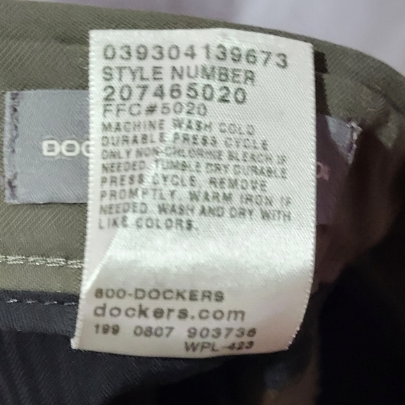 Dockers Men's Gray Workday Khakis Classic Fit Pleated Dress Pants Size 38X29 EUC - Picture 11 of 11